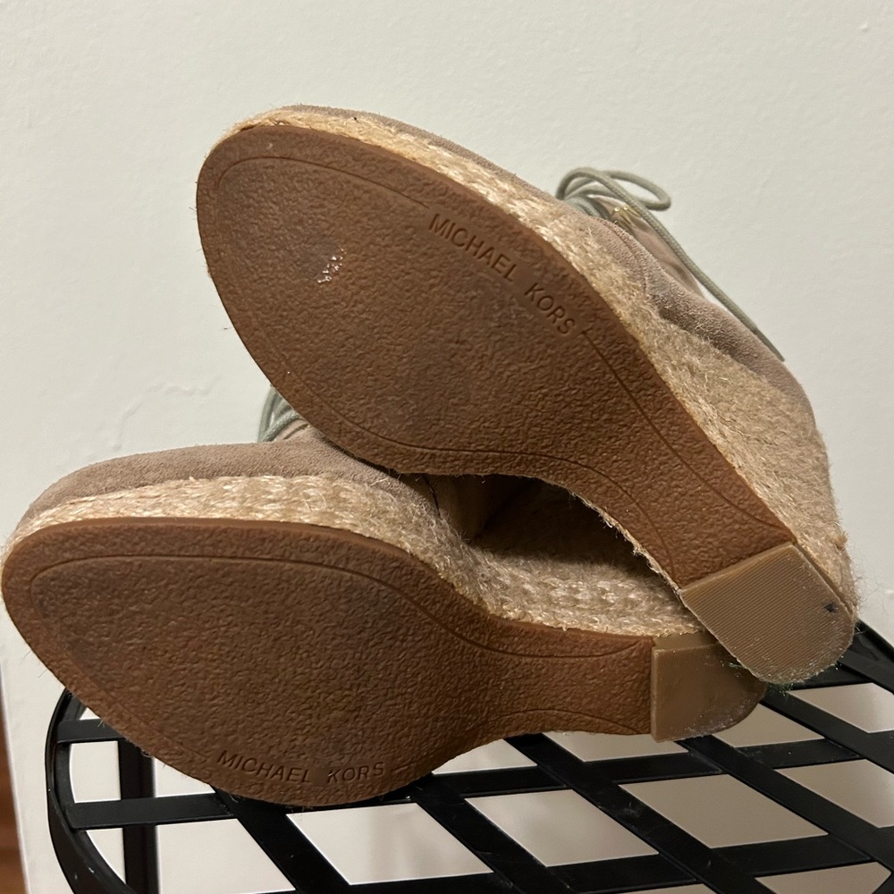 Tan/Cream Micheal Kors Wedged Booties - Picture 2 of 4